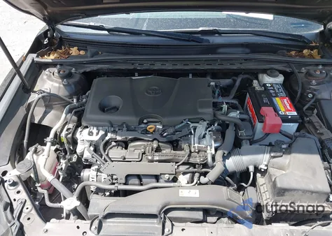 2020 Toyota Camry Le z USA, uszkodzony, nr VIN 4T1C11AK8LU861497